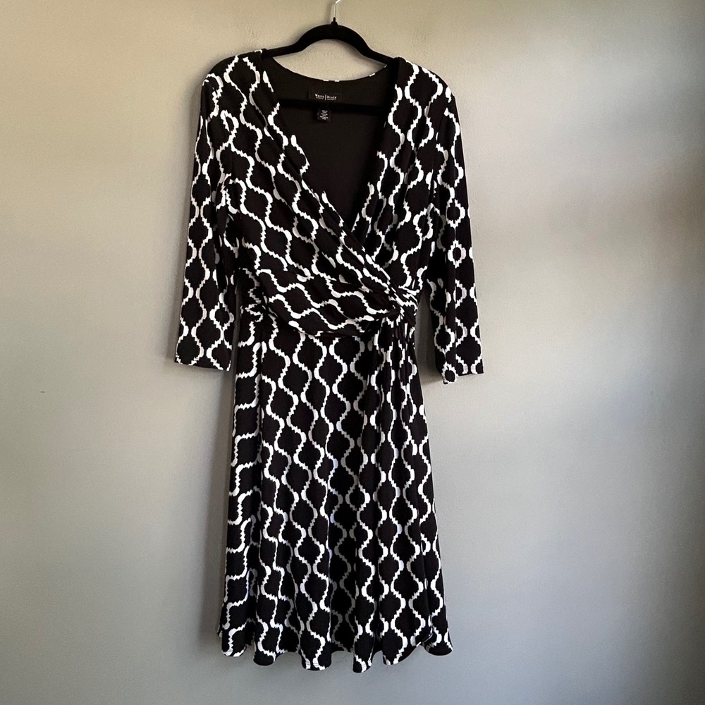 White House Black Market Faux Wrap Dress Black White Geometric Size 8 3/4 Sleeve